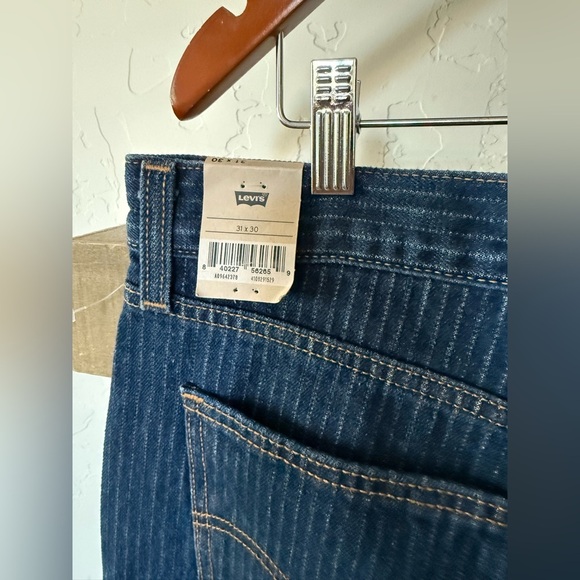 Levi's|Women’s Low Pro Relaxed Fit,Pinstriped Blue Denim Jeans•straight leg,NWT - Picture 8 of 16